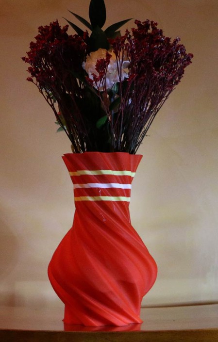 3d printed 3 color vase red